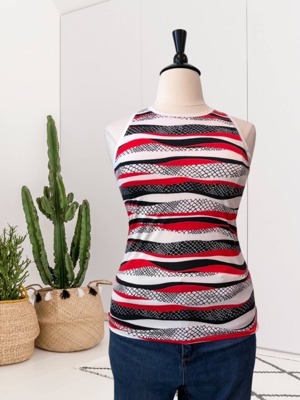 TAIL Active Sleeveless Abstract Striped Tank Top